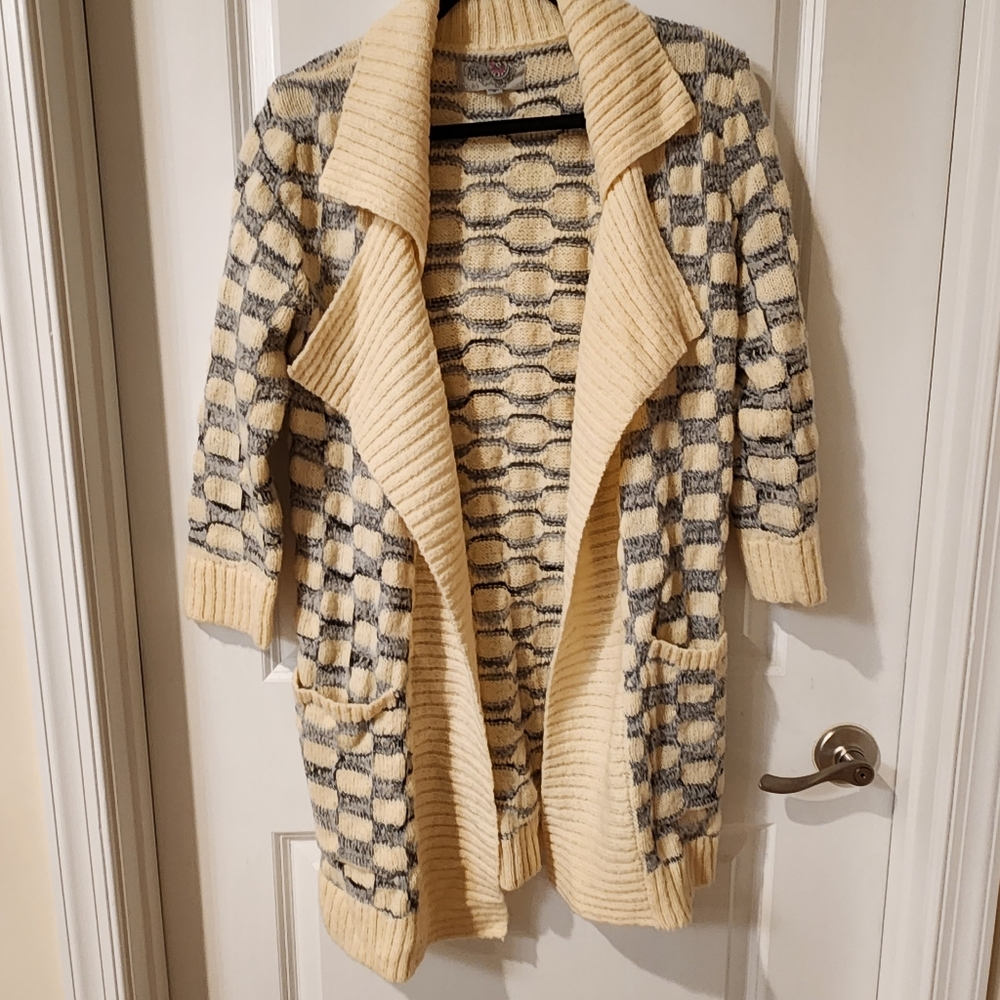 Ecote small cardigan cream and gray, amazing collar